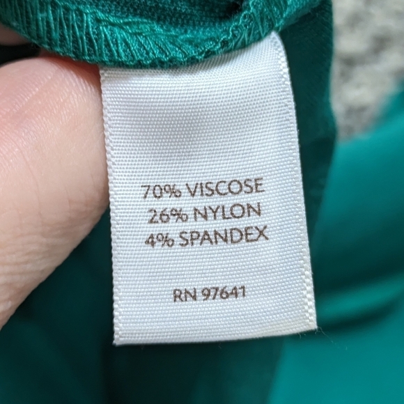 ✨3/$15 J Jill green stretch skirt LP - Picture 6 of 7